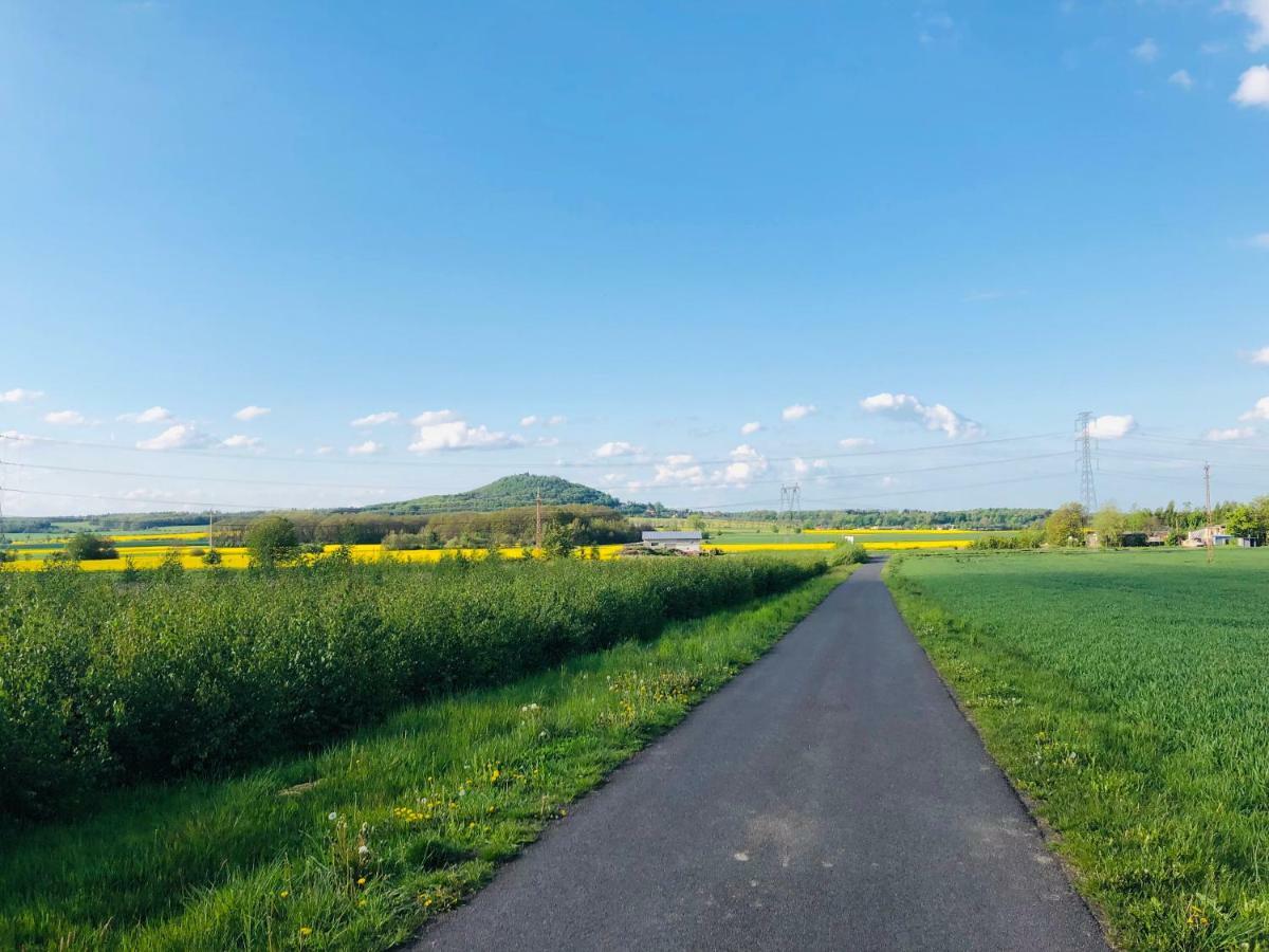 Nibylandia Dom Pod Lasem Nowa Wies Grodziska Exteriör bild